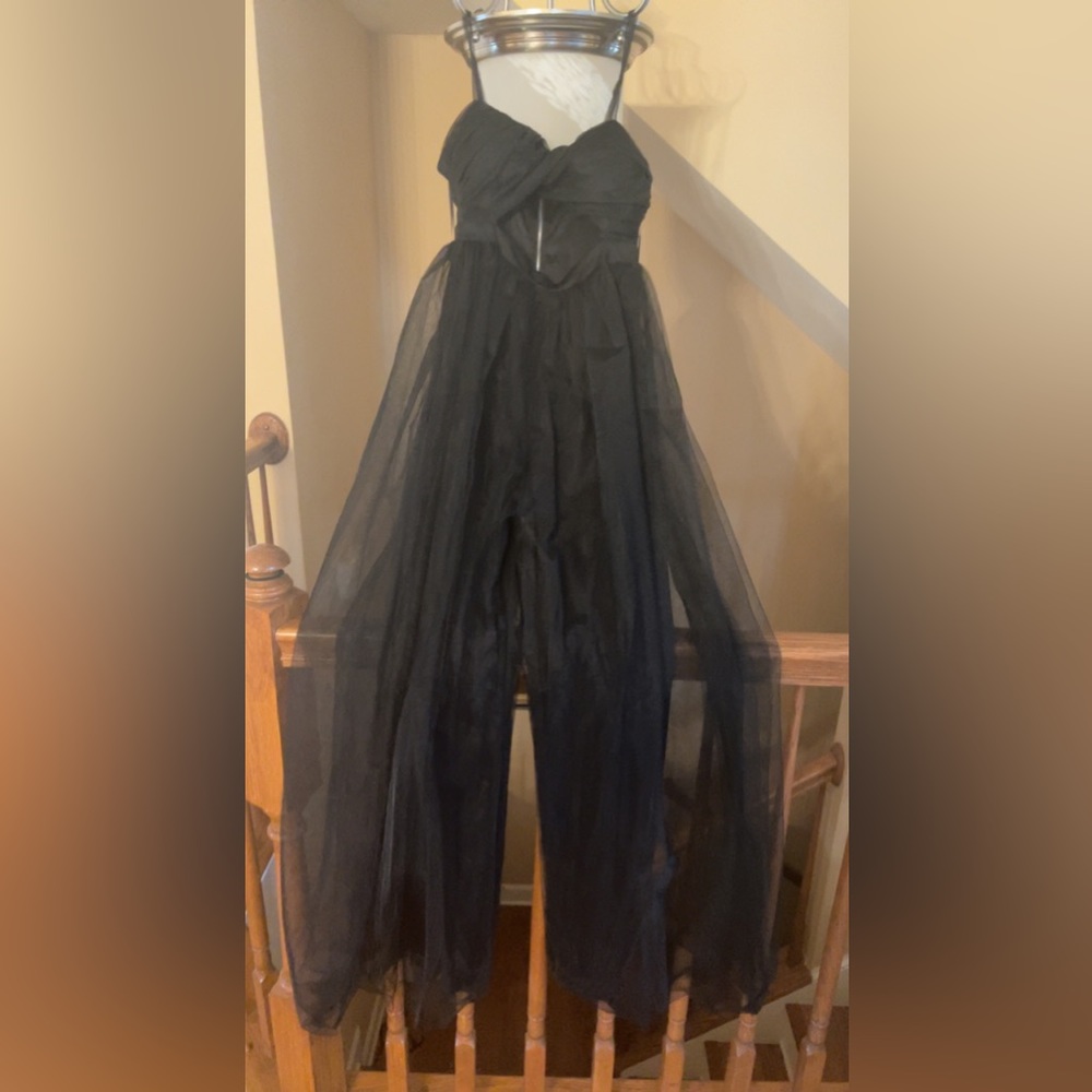 This is perfect for a fancy club /vacation outfit /party from Akira